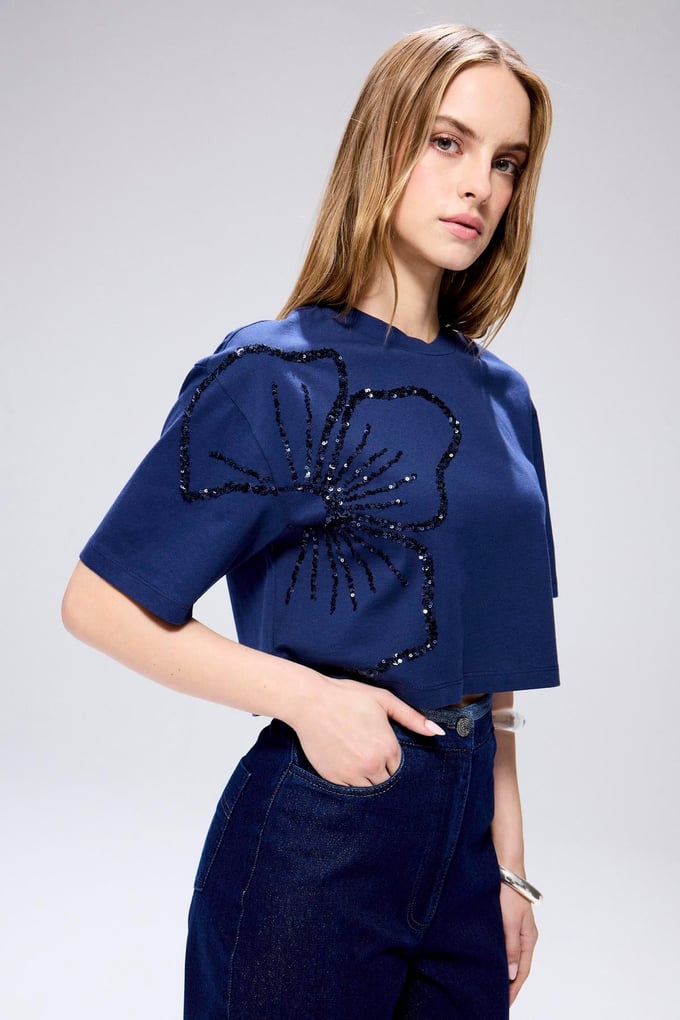 Flower Embroidery Detail Crop Navy T-shirt