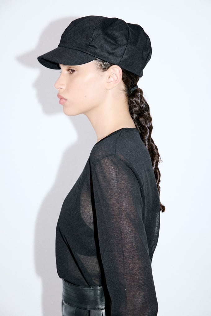Velvet Short Curved Brim Black Hat