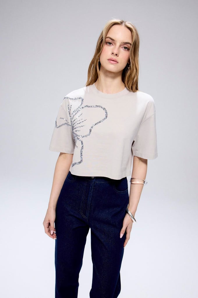 Flower Embroidery Detail Crop Gray T-shirt