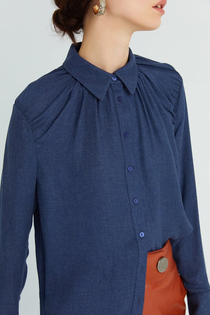 Lacivert Yakası Drape Detaylı Gömlek