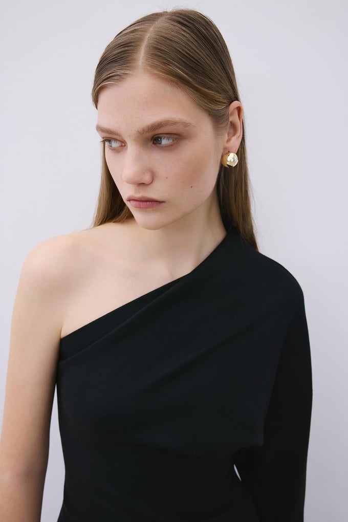 Elegant Round Gold Earrings