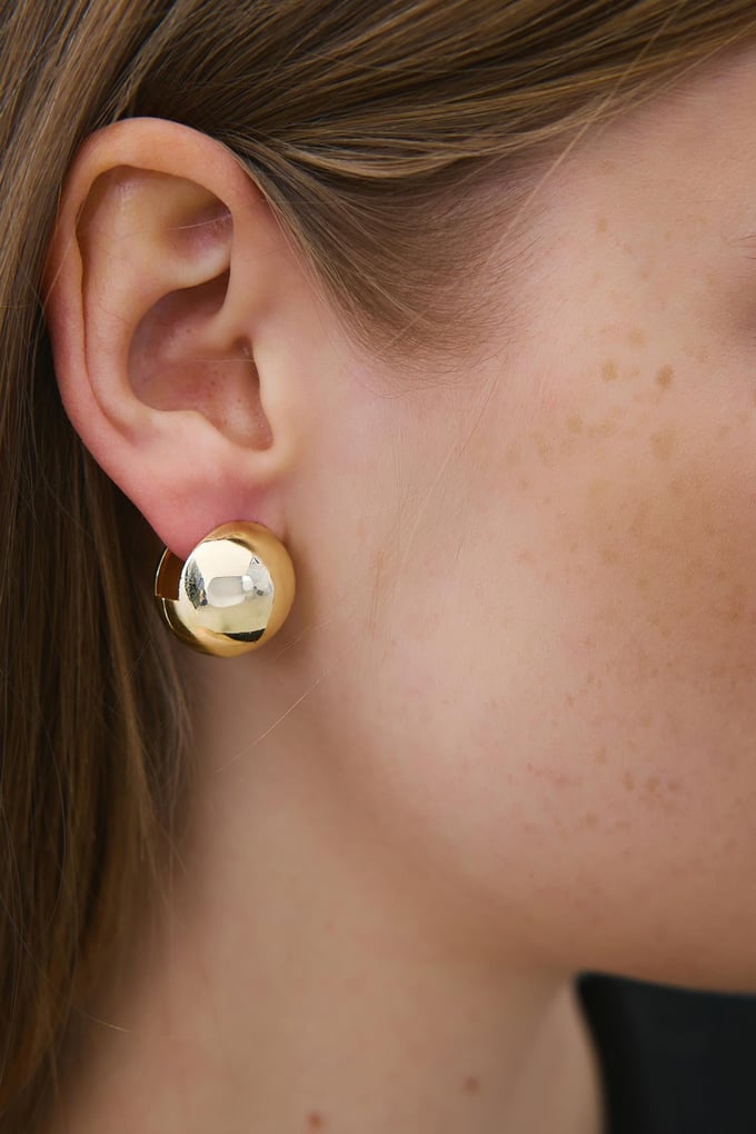 Elegant Round Gold Earrings