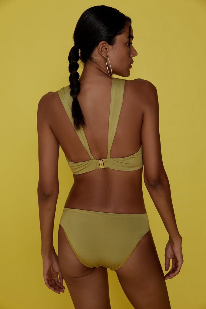 Kalın Askılı Yeşil Bikini Üstü