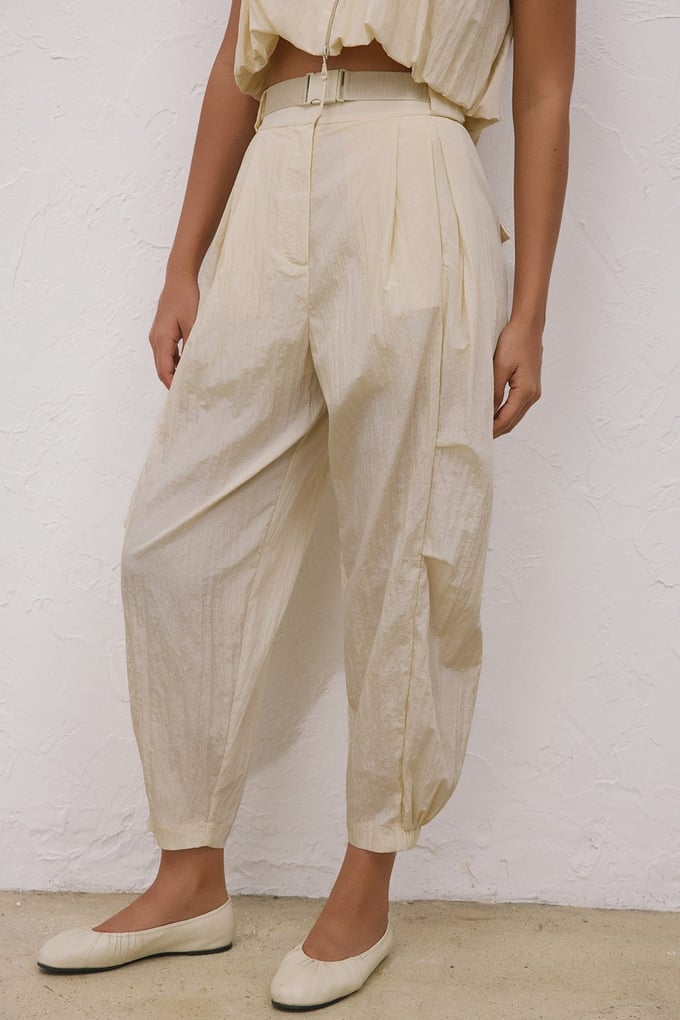 Metal Buckle Pleated Pocket Ecru Pants