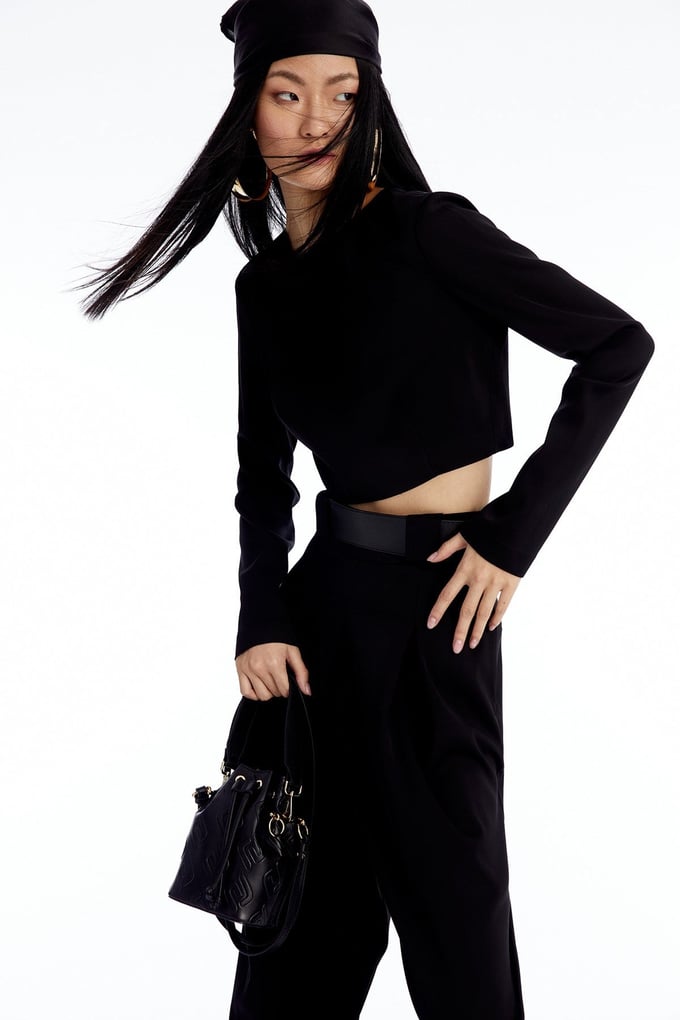 Uzun Kollu Siyah Crop Bluz