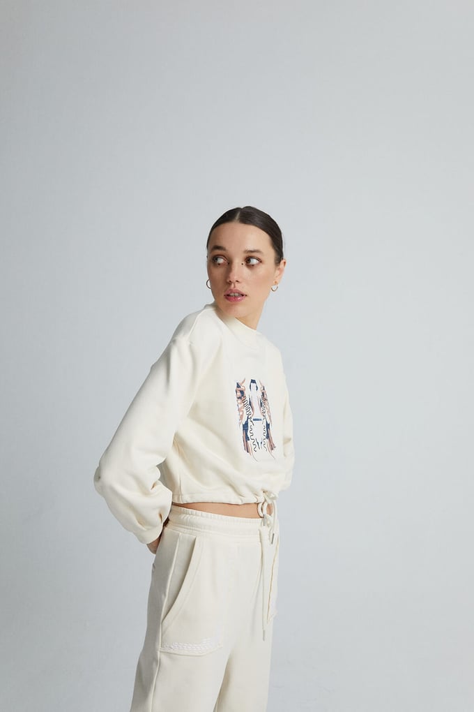 Krem Nakışlı Beli Bağcıklı Kısa Sweatshirt