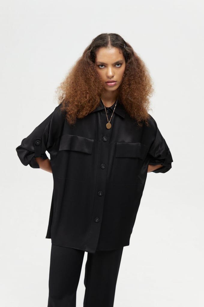 Siyah Oversize Saten Gömlek