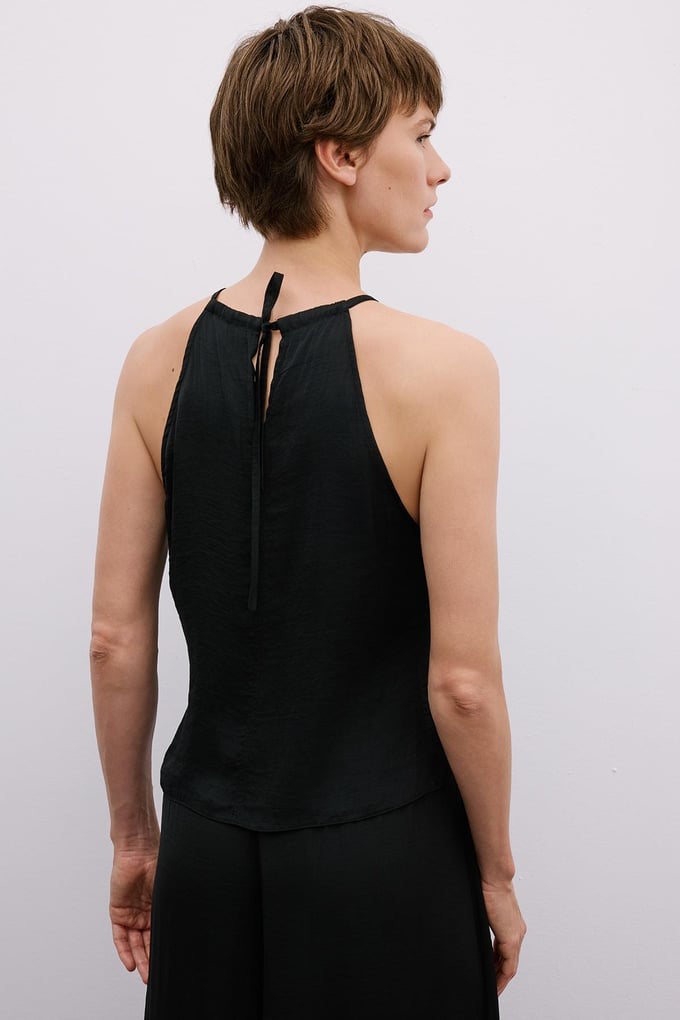 Accessory Detailed Halter Neck Black Crop Blouse