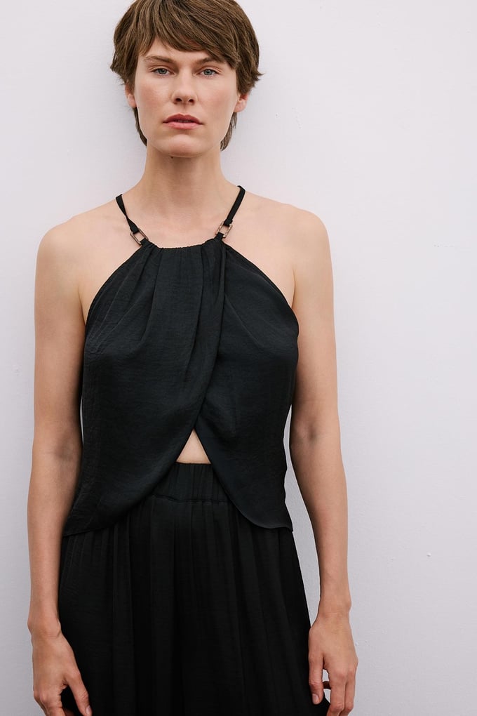 Accessory Detailed Halter Neck Black Crop Blouse