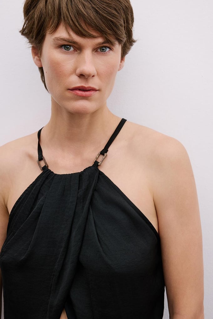 Accessory Detailed Halter Neck Black Crop Blouse