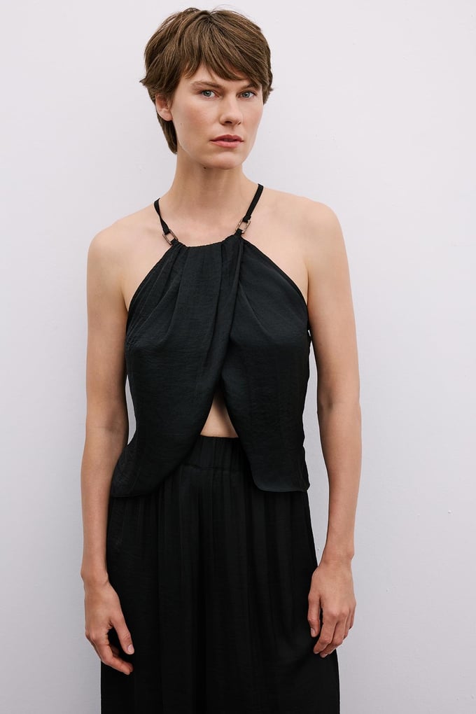 Accessory Detailed Halter Neck Black Crop Blouse