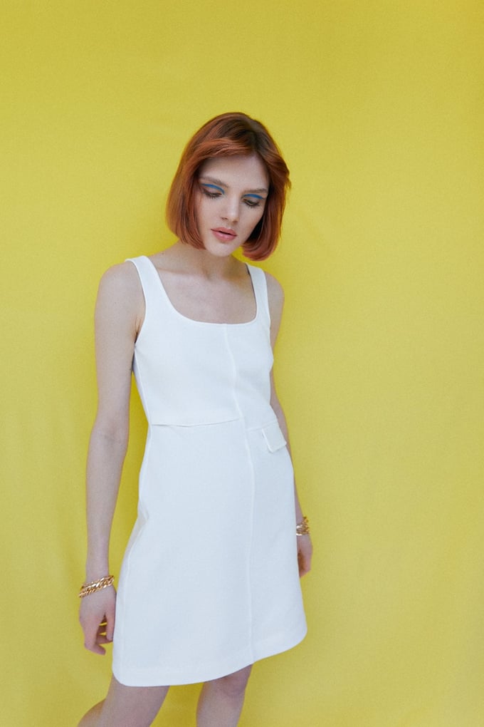 Askılı Beyaz Bele Oturan Mini Elbise