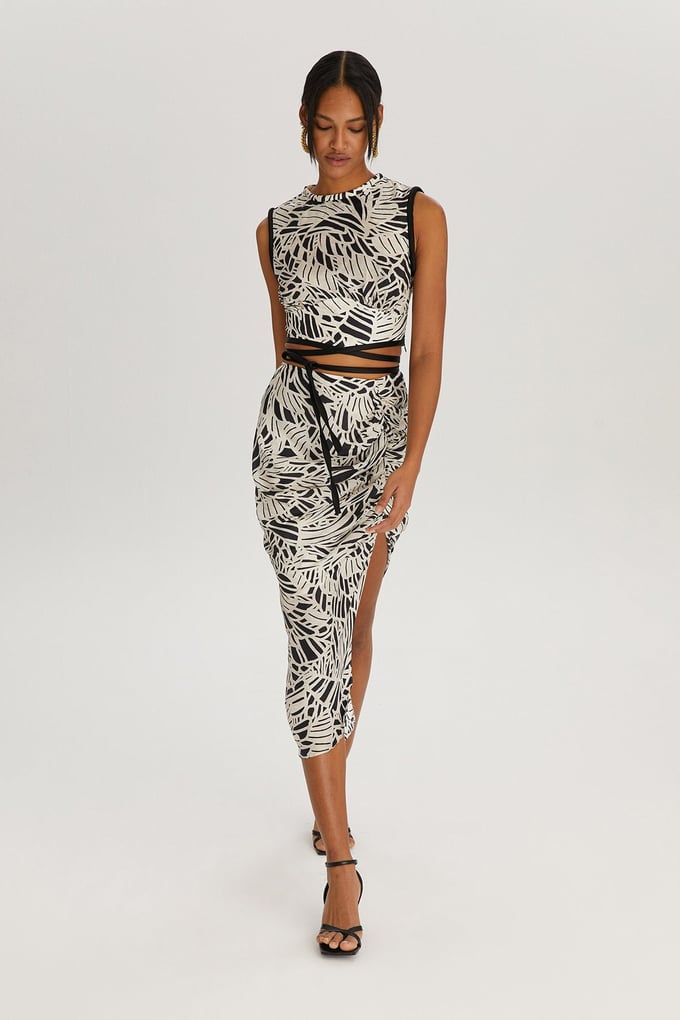 Bej Bağlama Detaylı Crop Top