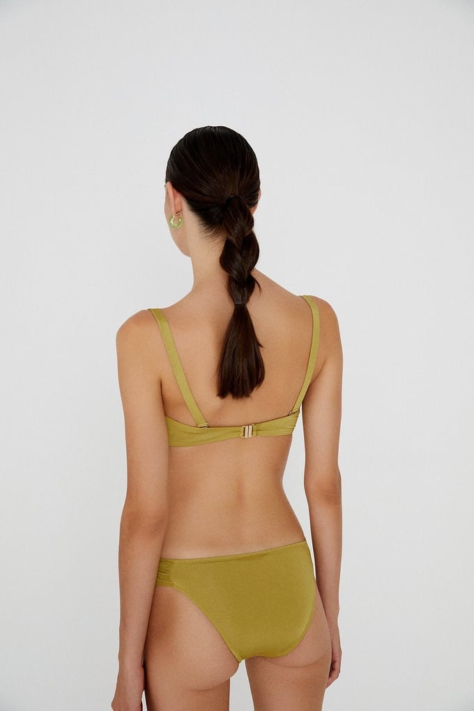 Bikini Üstü