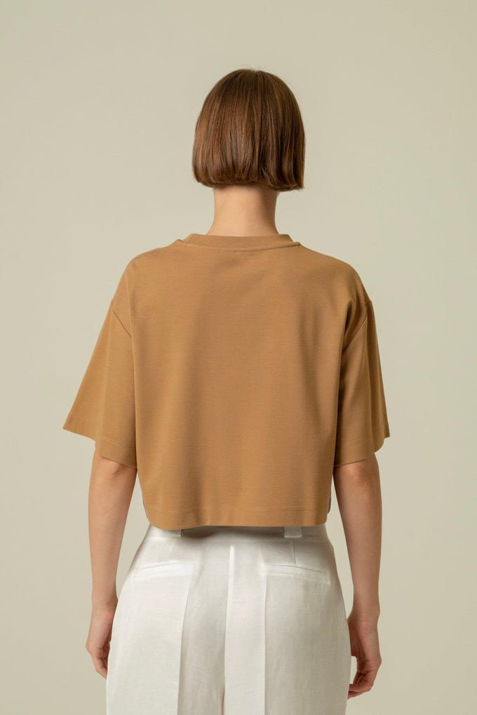 Cep Nakış Detaylı Camel T-shirt