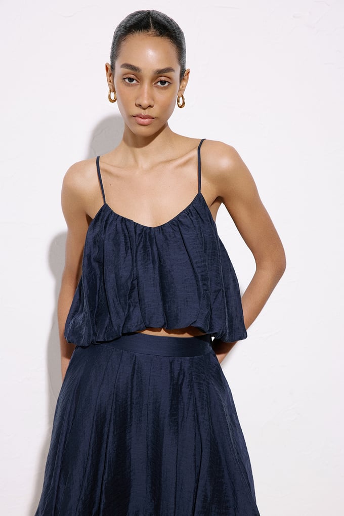 Degaje Yaka İnce Askılı Crop Lacivert Bluz