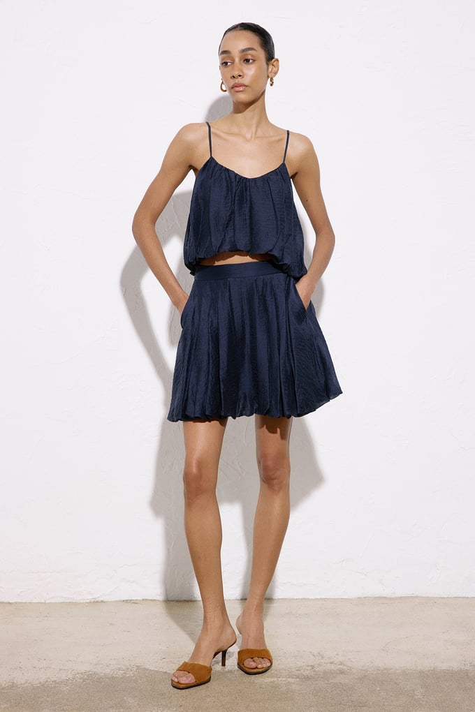 Degaje Yaka İnce Askılı Crop Lacivert Bluz