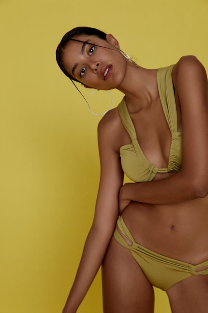 Dekolte Detaylı Yeşil Bikini Altı