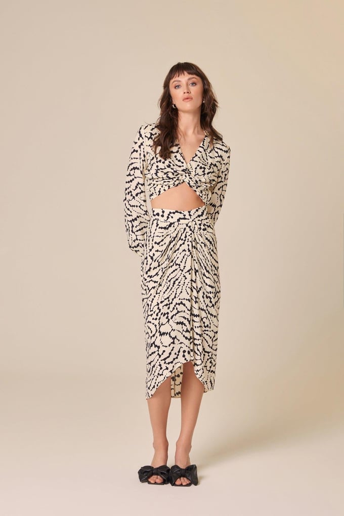 Drape Detaylı Desenli Siyah Etek