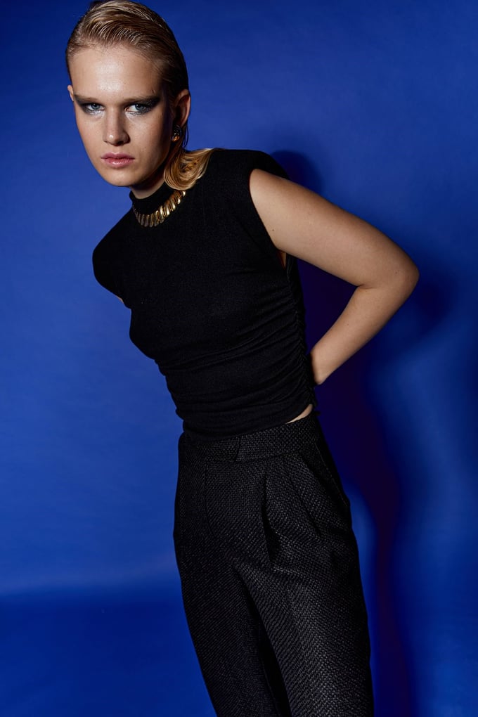 Drape Detaylı Siyah Basic Top