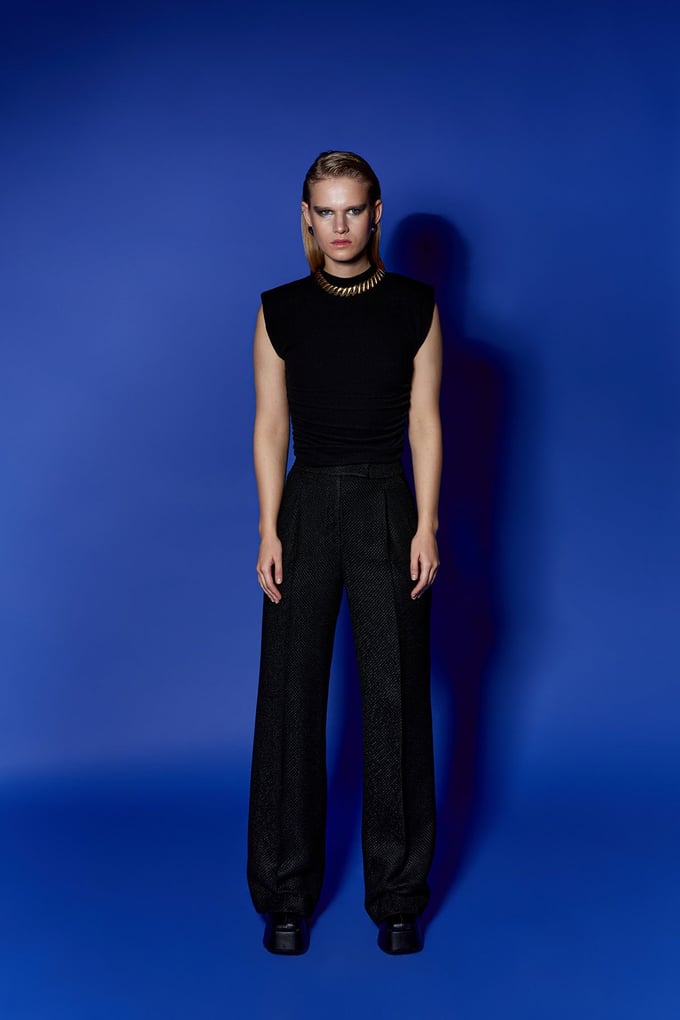 Drape Detaylı Siyah Basic Top
