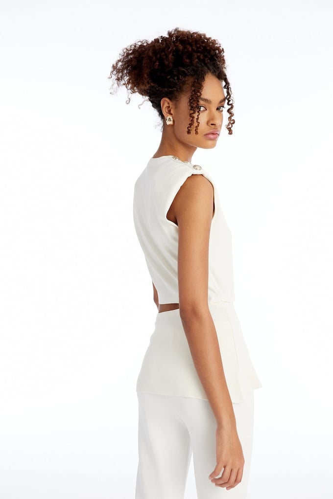 Düğme Detaylı Ekru Cut-Out Bluz