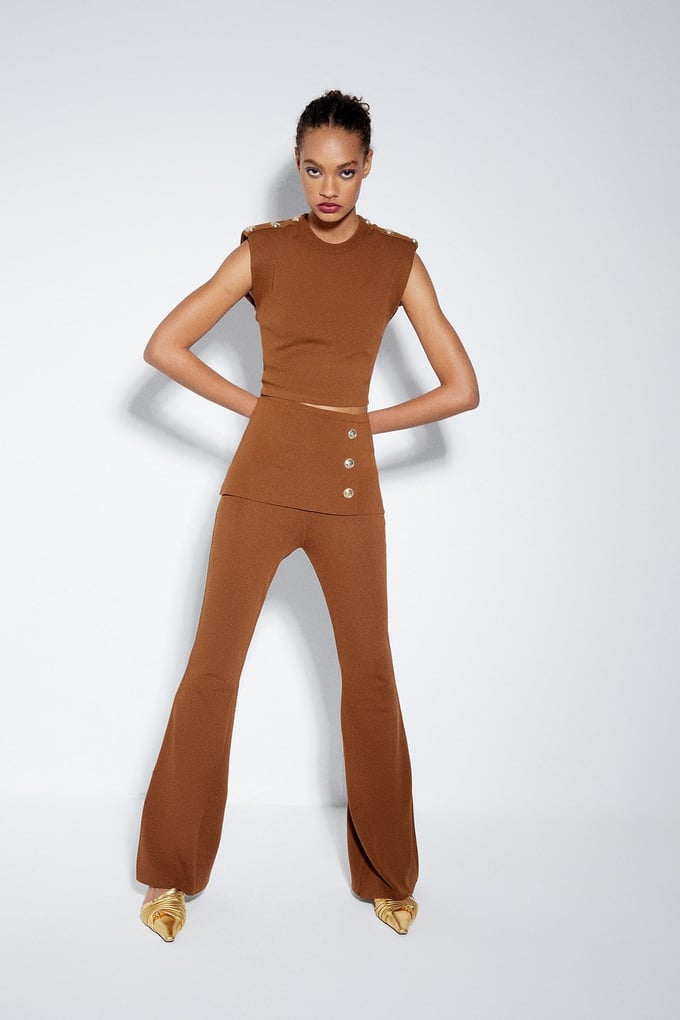 Düğme Detaylı Taba Cut-Out Bluz