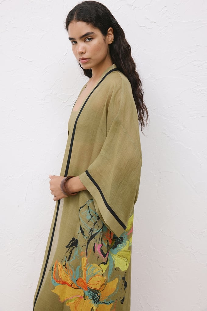 Düşük Omuzlu Siyah Şeritli Desenli Haki Kimono