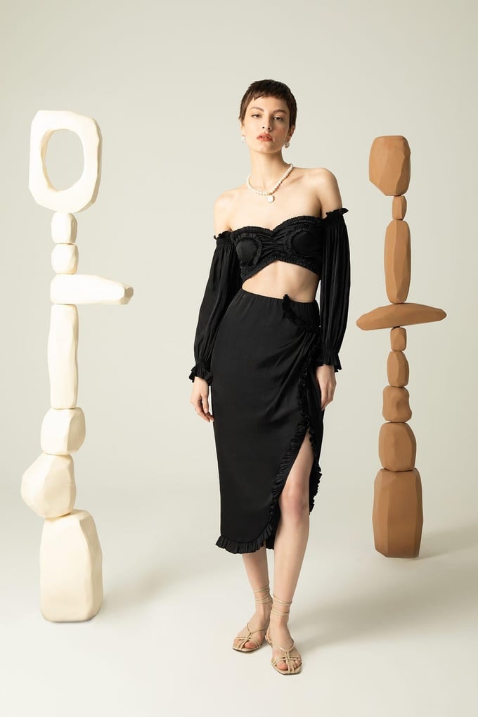 Ruffle Detail Black Long Skirt