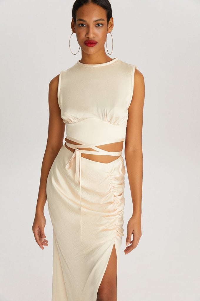 Krem Beli Bağcıklı Crop Bluz