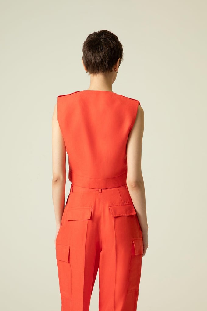 Kuşak Detaylı Kolsuz Narçiçeği Crop Ceket