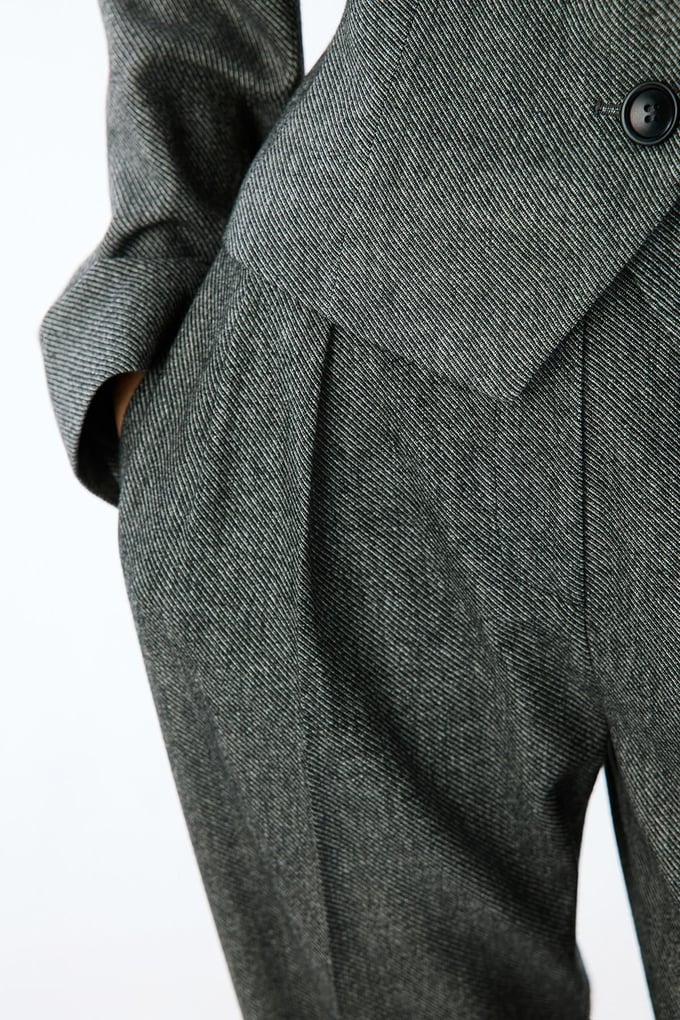 Melange Textured Anthracite Pleated Pants 