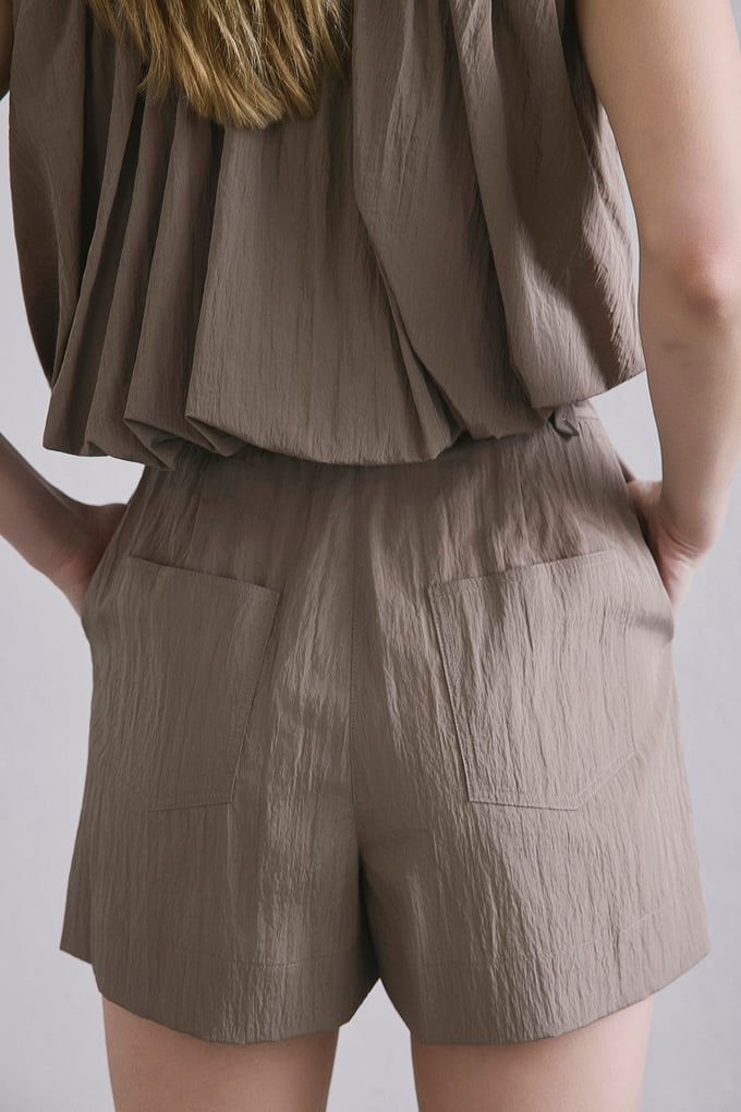 Metal Buckle Belted Side Pocket Camel Shorts