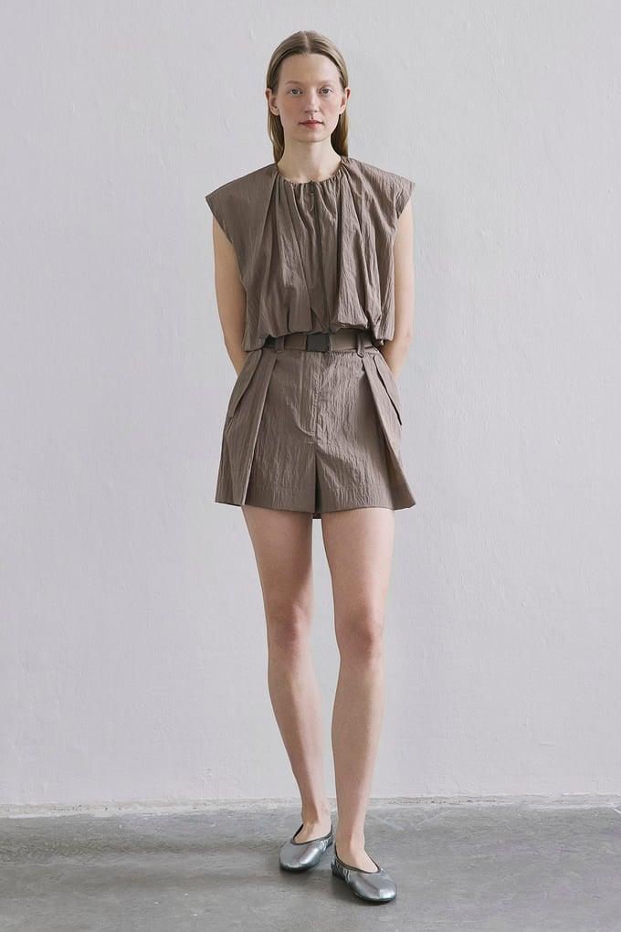 Metal Buckle Belted Side Pocket Camel Shorts
