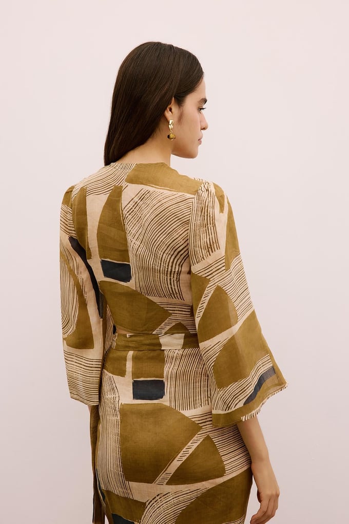 Front-Tied Patterned Camel Crop Blouse