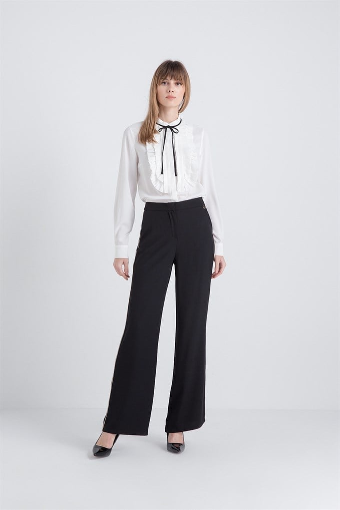Trousers With Contrast Piping Detail Side