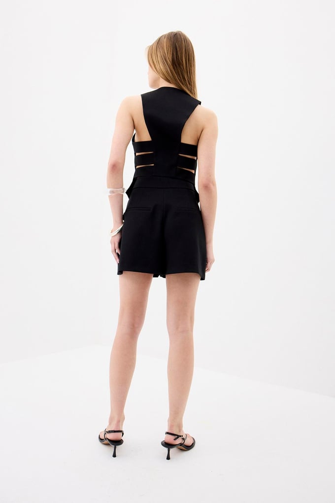 Pleated Relaxed Fit Black Shorts
