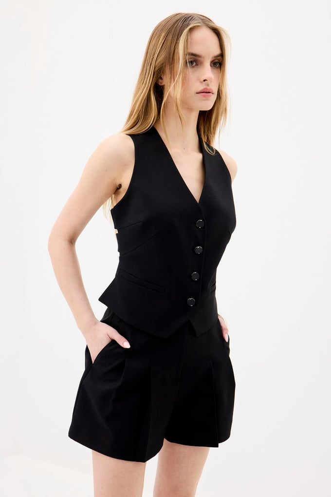 Pleated Relaxed Fit Black Shorts