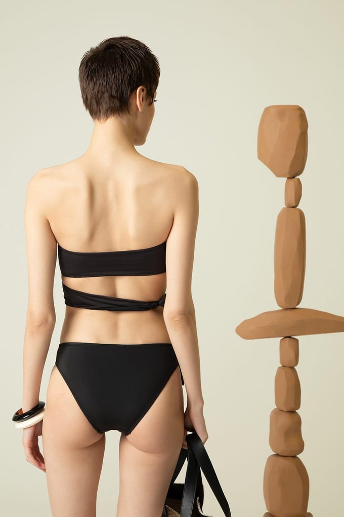 Siyah Bikini Altı