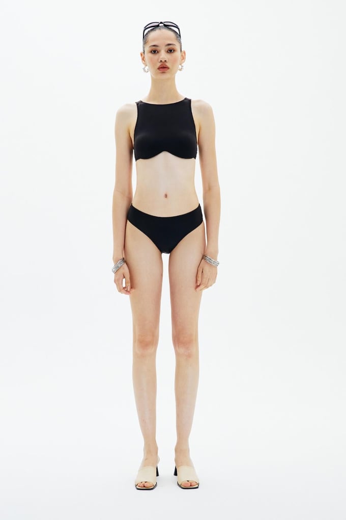 Siyah Bikini Altı