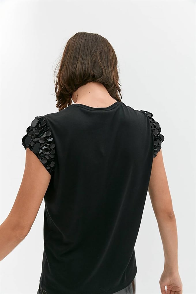 Siyah Payet Detaylı Tshirt