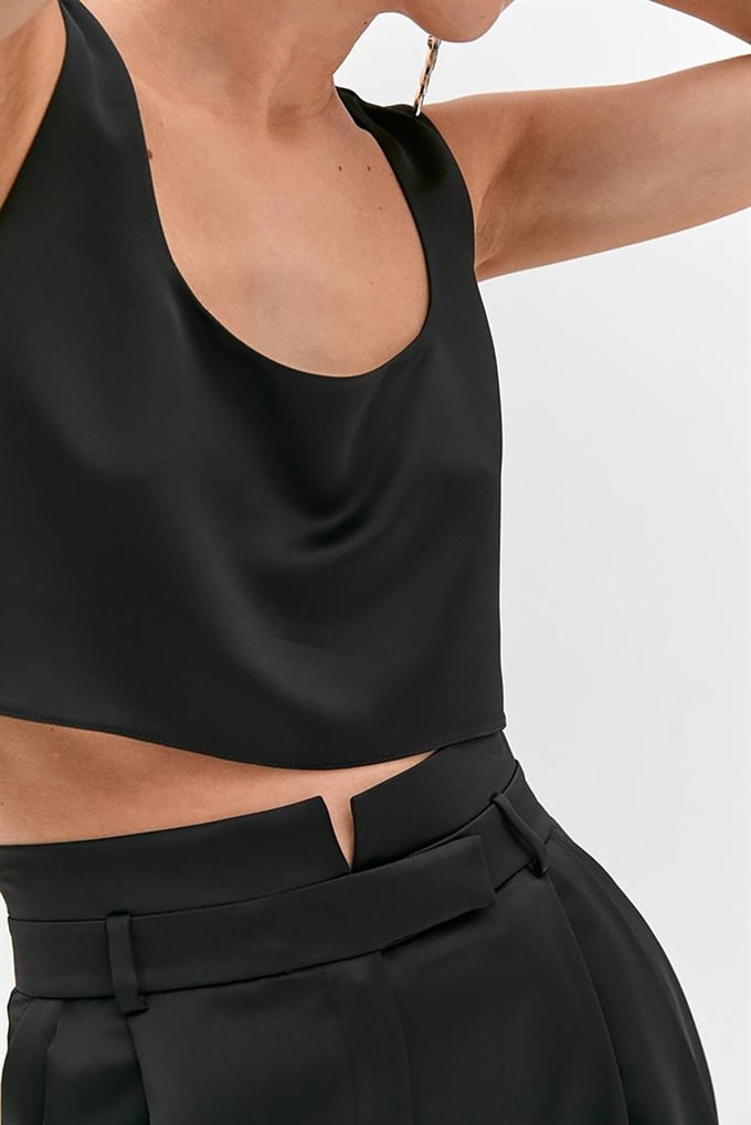 Siyah Saten Crop Bluz