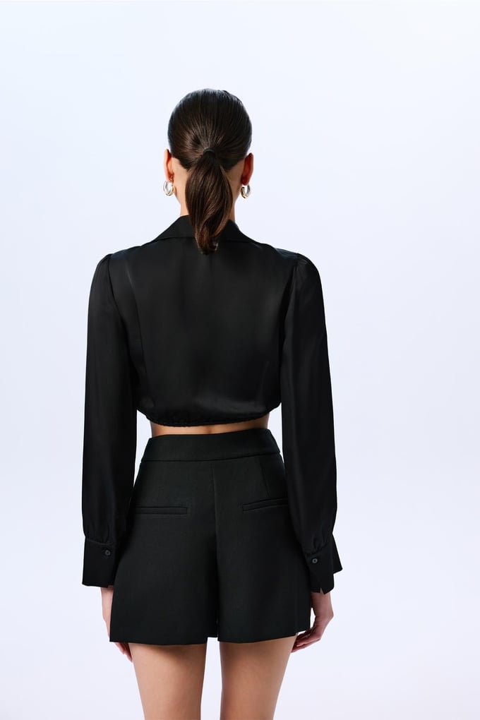 Long Sleeve Accessory Detailed Black Crop Blouse  