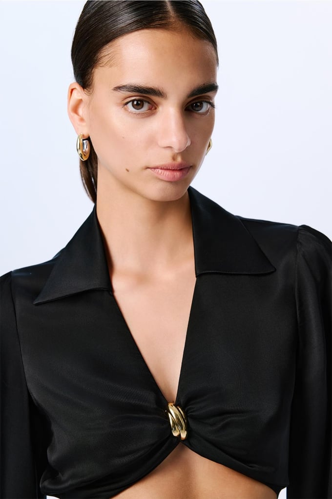 Long Sleeve Accessory Detailed Black Crop Blouse  