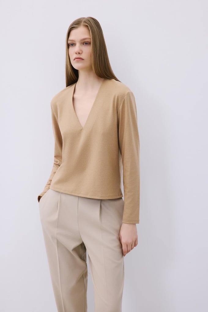V Yaka Basic Camel Triko Bluz