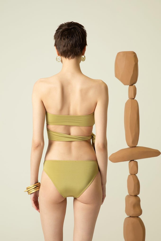 Yeşil Bikini Altı