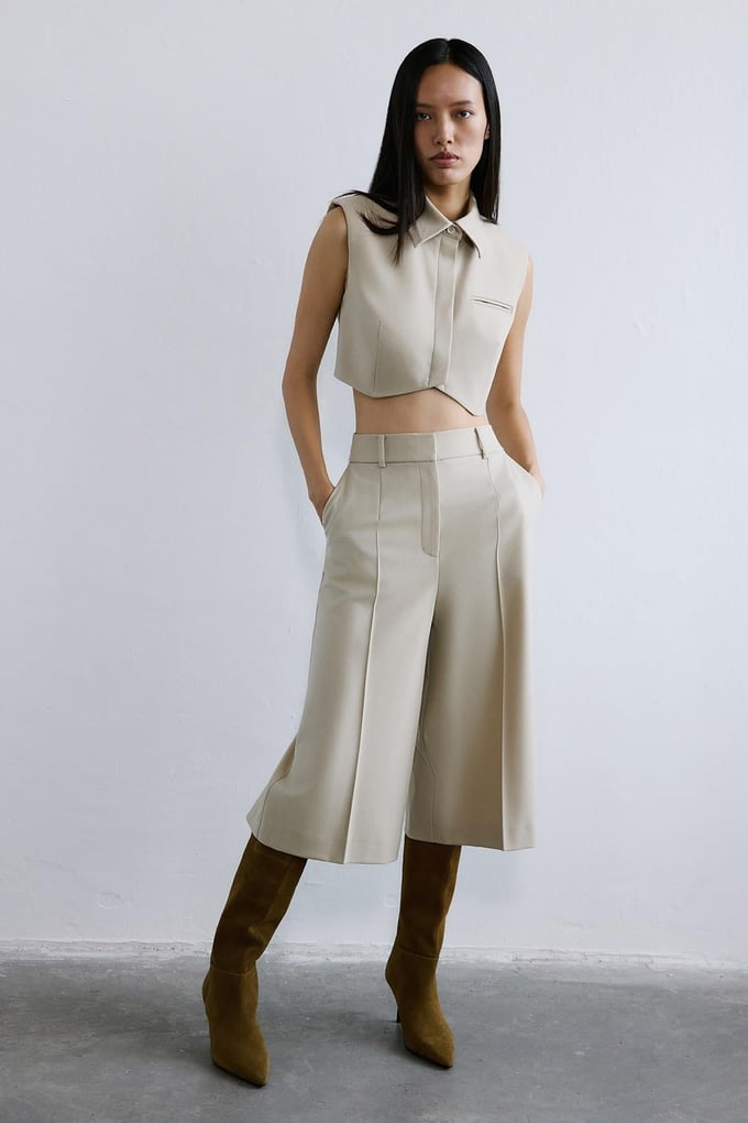 Wool-Textured Padded Shoulder Beige Crop Vest