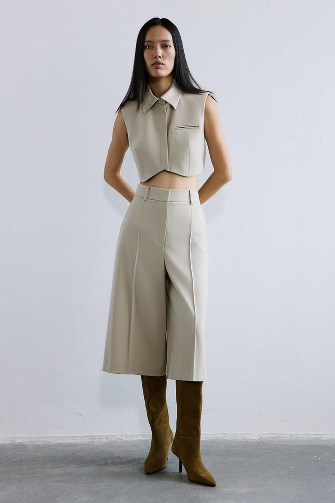 Wool-Textured Padded Shoulder Beige Crop Vest