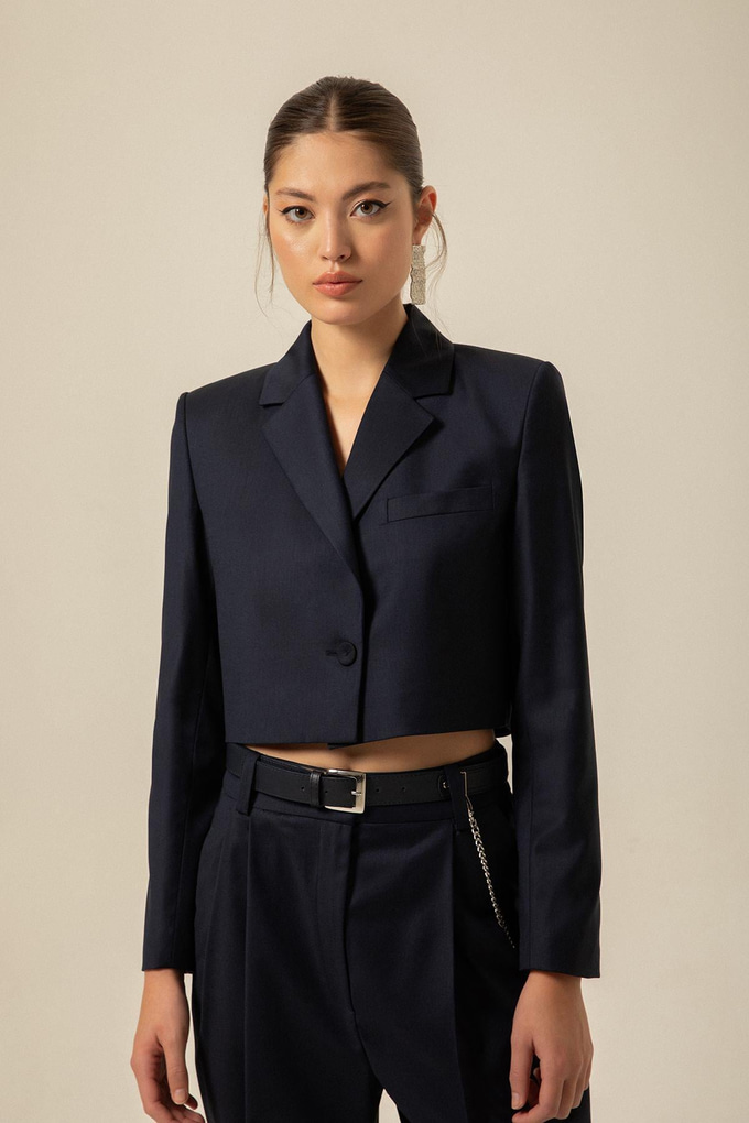 Uzun Kollu Lacivert Crop Ceket