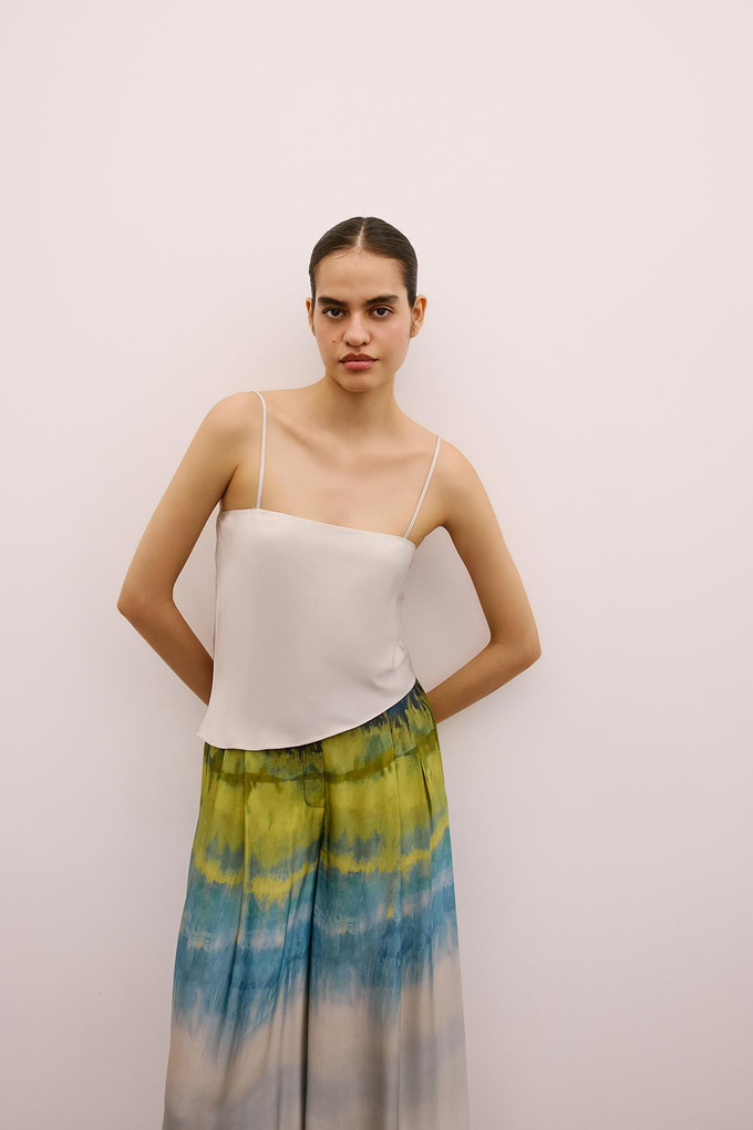 Asimetrik Detaylı Şık Gri Crop Bluz